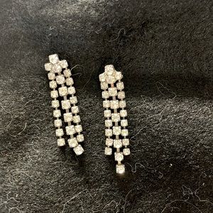 Elegant rhinestone earrings